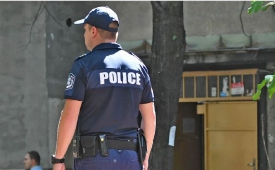 Полицаи задържаха дилър за притежание на наркотици в Монтанско съобщиха