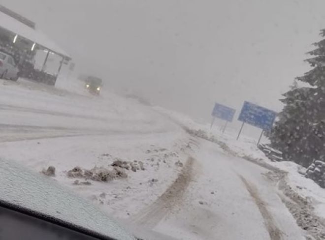 Тази нощ автобус от София е аварирал в снежната буря