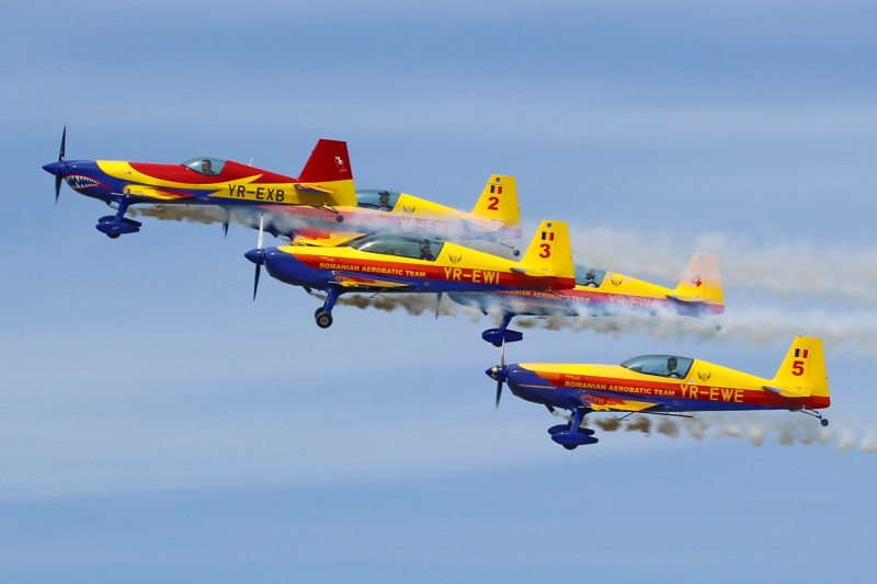 Два лекомоторни самолета се сблъскаха днес в окръг Сучава Северна