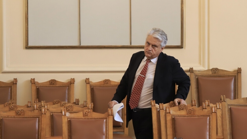 На заседание на НС служебният министър на вътрешните работи Бойко