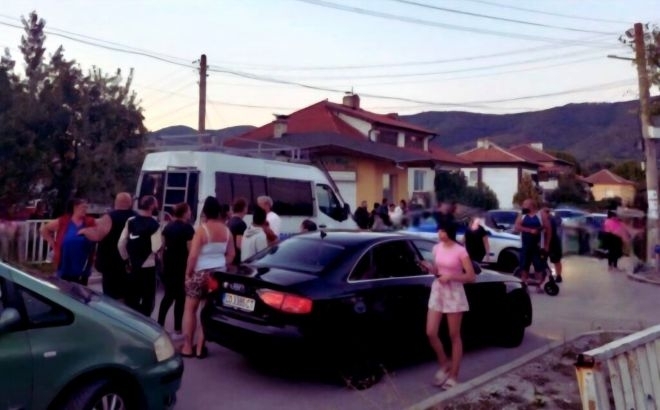 Общо 17 души бяха задържани след масово сбиване в Димитровград
