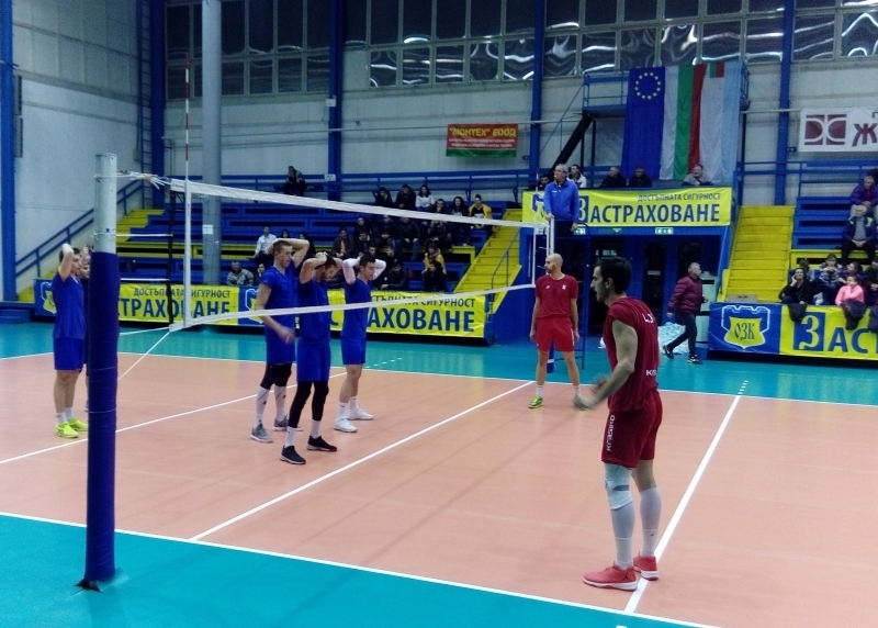 Волейболистите на Нефтохимик 2010 победиха с 3 0 гейма 26 24 25 22 25 23