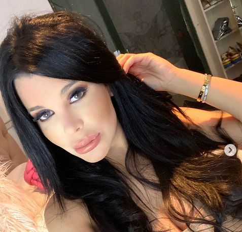 Дъщерята на аржентинската футболна легенда Клаудио Каниджа Шарлот обича