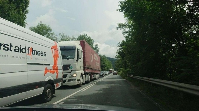 Около 10 км задръстване се образува по главен път Е 79