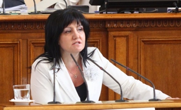 Не е вярно че депутатите са безделници те работят в