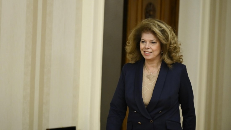 За нас излизането на Румен Радев на партийния терен е