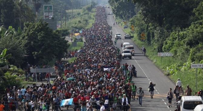 Нова колона централноамерикански мигранти се събра и тръгна към САЩ