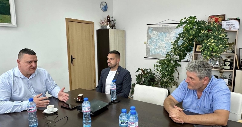 Предстои монтирането на ТОЛ рамки и ограничители на скоростта в Селановци /снимки/