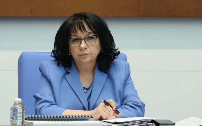 Петкова: Въпреки президента България твърдо върви към еврото
