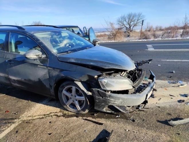 Двама пострадаха при катастрофа във Врачанско съобщиха от областната дирекция