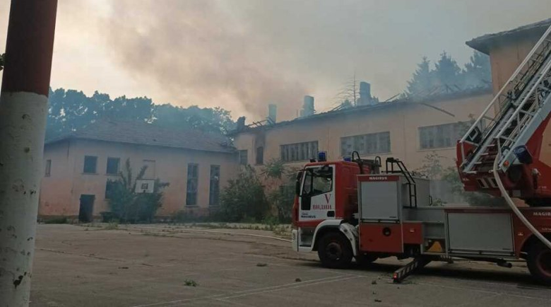 Детска игра подпали част от училище във Видинско, съобщиха от
