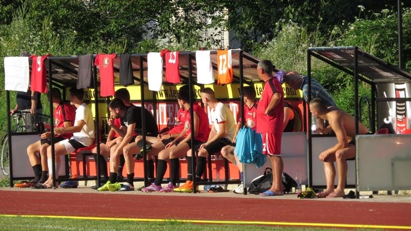 В среща от първия кръг на първенството на Северозападната трета