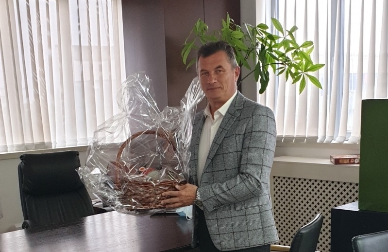 Със специален поздрав общинската администрация на Бяла Слатина засвидетелства своето