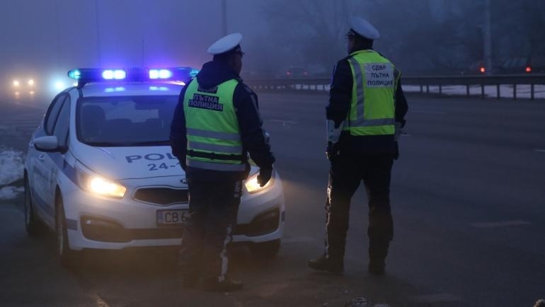 Служители на реда са хванали мъж без шофьорска книжка да