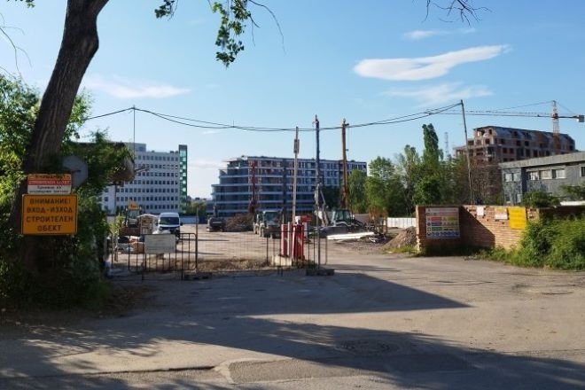 Изграждането на мегакомплекс на мястото на ИПК "Родина" в София е в ход /снимки/