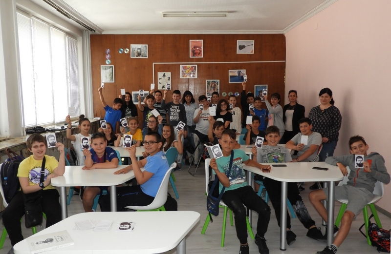 Общо 300 ученици от първи до седми клас получиха от