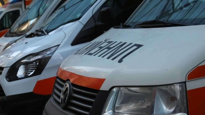 Възрастна жена падна от шестия етаж на бл 4 в