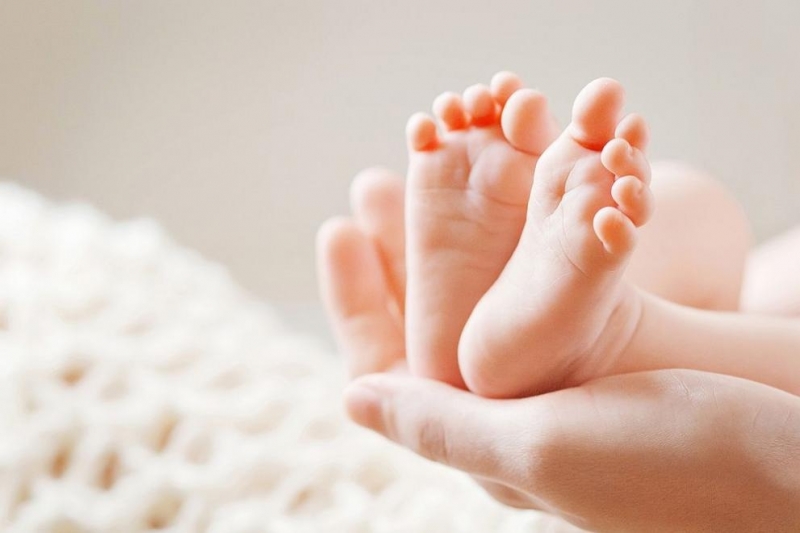 Две бебета с COVID 19 са настанени в болницата в Шумен