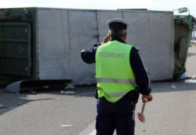 Пътен инцидент е блокирал движението между Враца и Оряхово научи