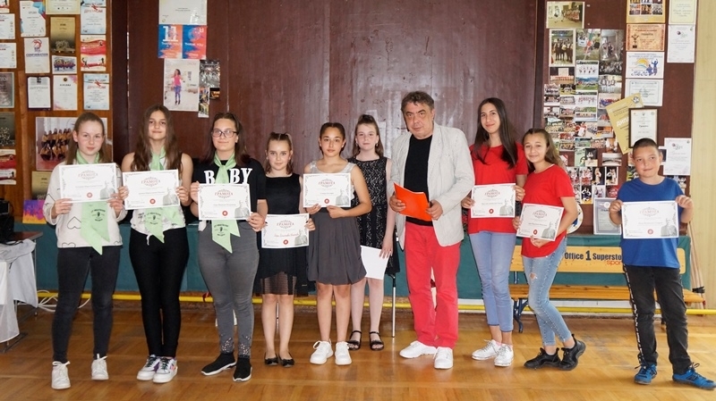 Приключи общинският ученически конкурс рецитал на Вазови творби организиран от