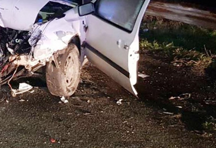 Катастрофа между два леки автомобила е станала на кръстовището на