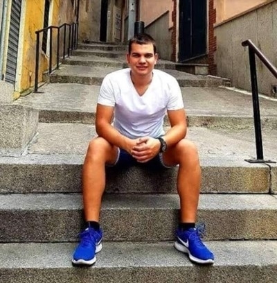 Момичета и момчета от Лом събират дарения за операция на