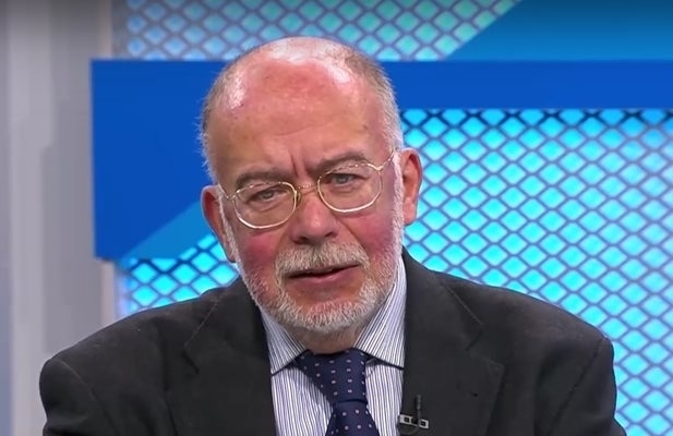 Илюзия е че Радев не вдига вълна Формацията около него