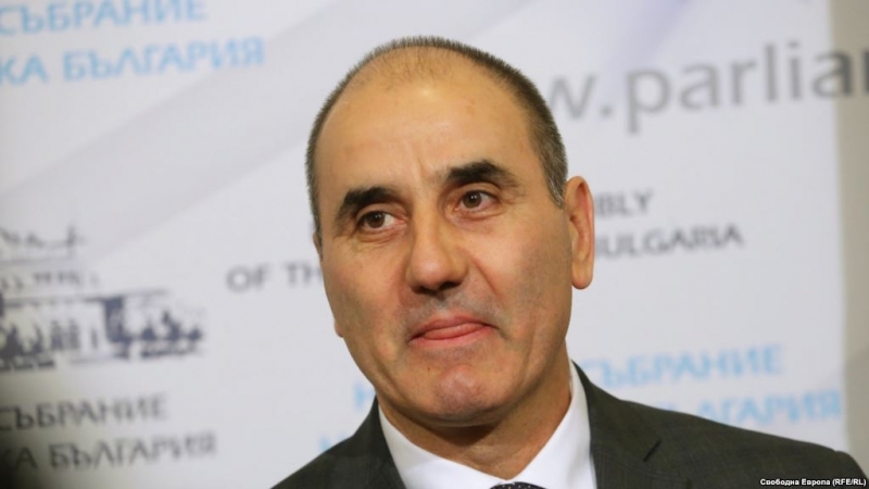 Инвестбанк в продължение на десет дни мълчи на какво основание