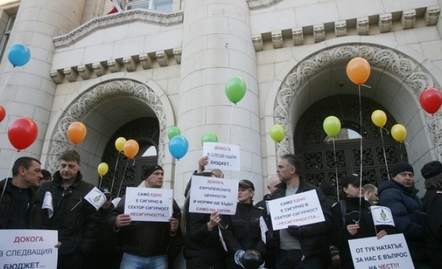 Синдикатът на служителите в затворите в България ССЗБ иска официално
