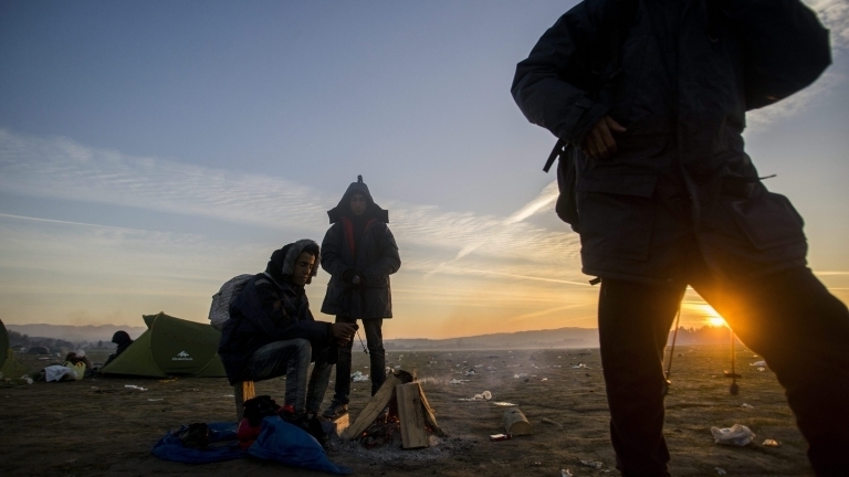 Прокуратурата привлече като обвиняеми 41 годишната българска и 42 годишен гръцки гражданин  подпомогнали мигранти край