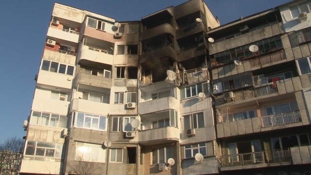 Хората от блока взривен преди два месеца във Варна търсят помощ