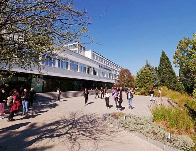 Трупът на 67 годишен професор който е починал малко по рано днес