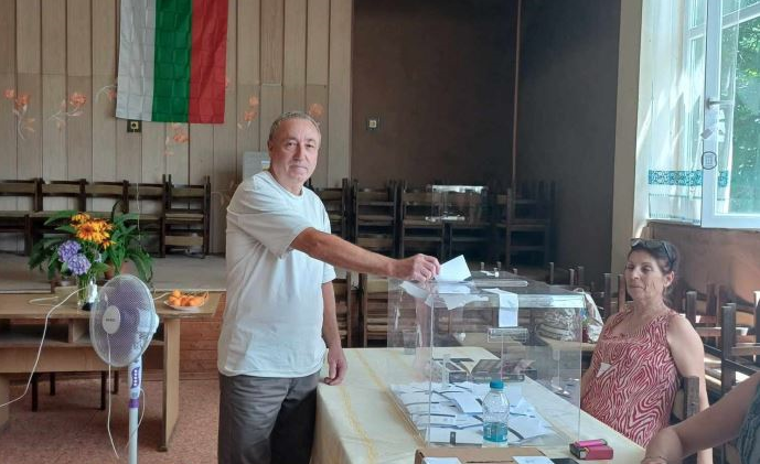 Крета пак отива на избори! ОИК прекрати за втори път правомощията на кмета Васил Дацов