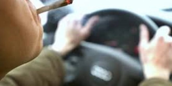 Хлапак се напуши и подкара лека кола като си остави