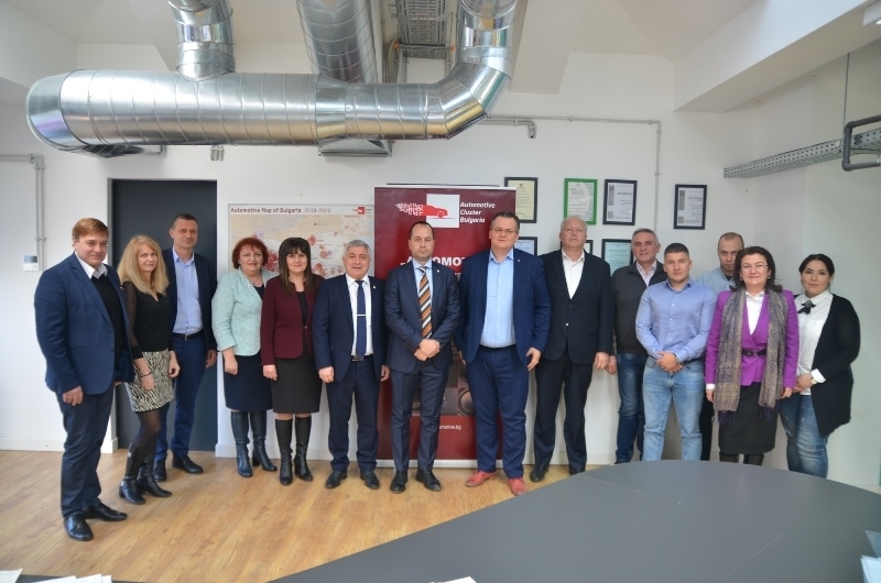 Областният управител Малина Николова като представител на Областна администрация