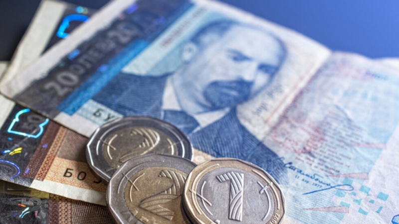 Мерките за подкрепа на гражданите и работодателите ще продължат да