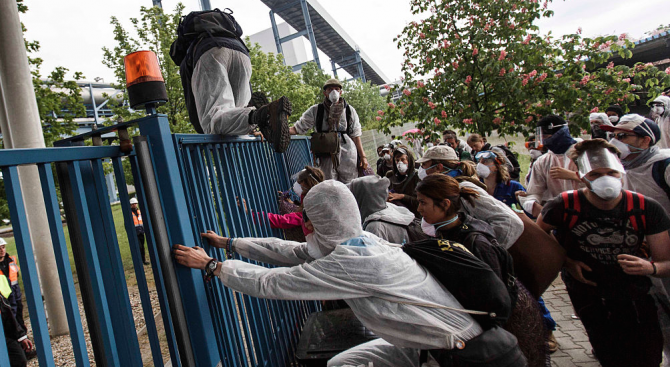Хиляди младежи се очаква да се присъединят към днешния пореден