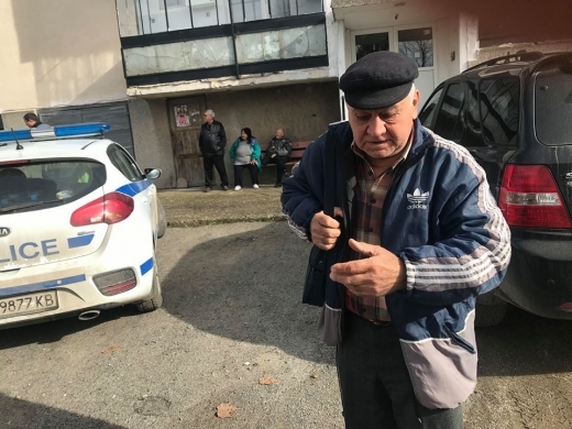Трима цигани са нападнали възрастния мъж, който се е връщал