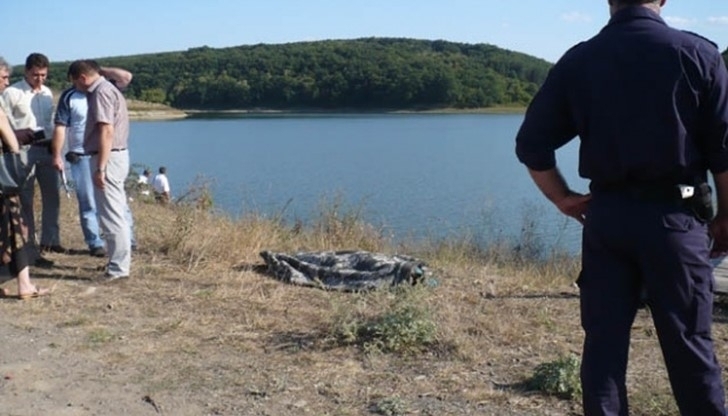 25-годишен мъж от септемврийското село Семчиново се е удавил в