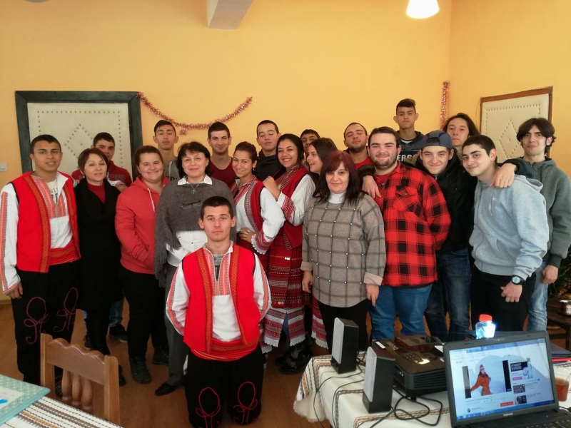 В ПГТР във Враца се проведе бинарен урок по кулинария