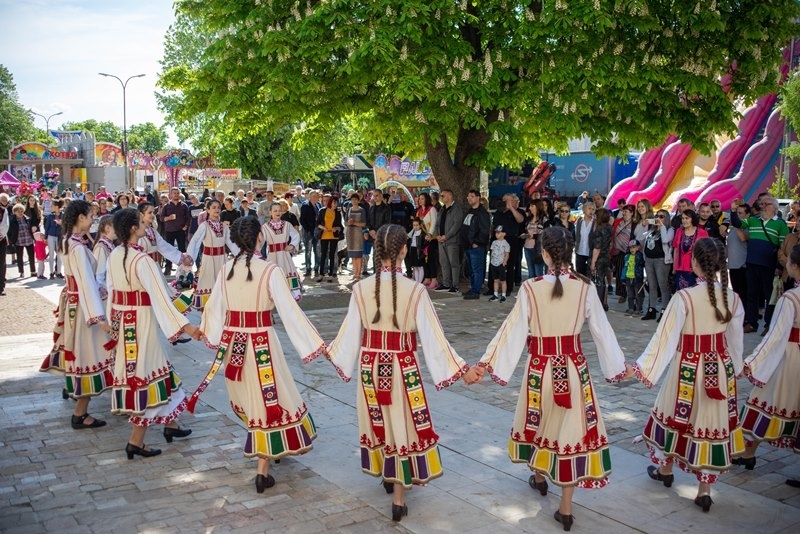 За 30 а поредна година в съвременната ни история на 6
