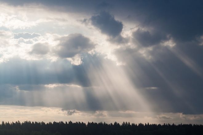 В понеделник ще е предимно слънчево но следобед от запад