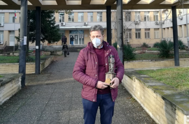Почетна статуетка на Хипократ получи д р Борислав Милчев от МБАЛ