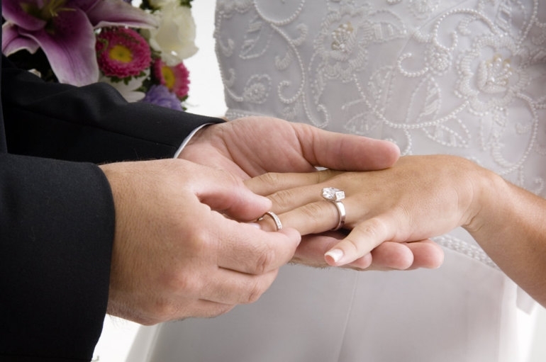 Бум на сватбите на непълнолетни отчита статистиката По последни данни