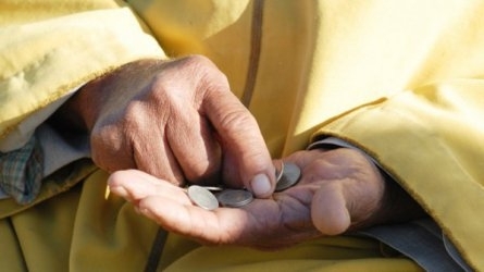 Тристранката обсъжда вдигане на линията на бедност до 782 лв.