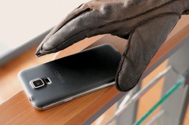 Мездренчанин задигна телефон от дома на съгражданка съобщиха от полицията На