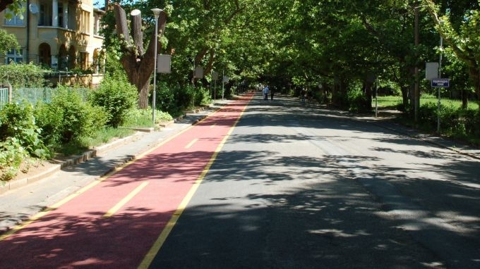 Започват строително монтажни работи на два участъка от общинските пътища Средствата