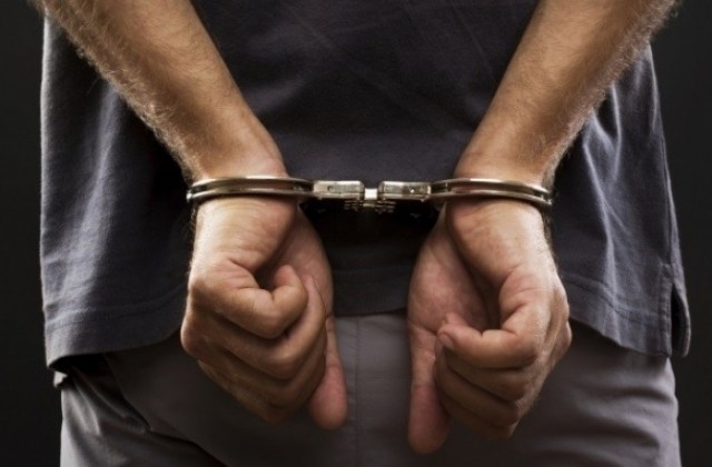 Полицаи хванаха отговорния за осъществения в петък грабеж над мъж