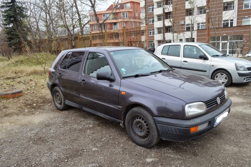 Частен съдебен изпълнител сложи на тезгяха автомобил на затънала в