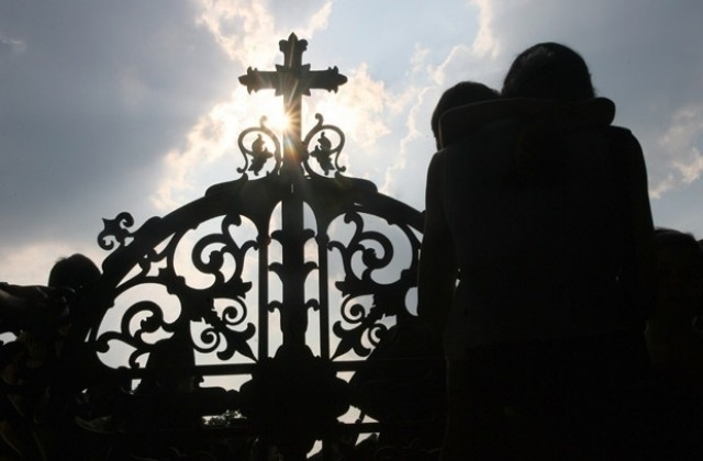 На Светъл четвъртък от Светлата седмица се благославят светите апостоли